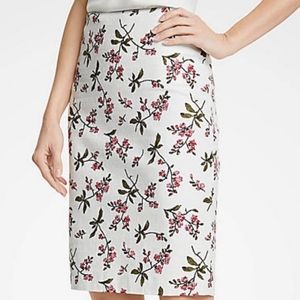NWT Ann Taylor White Pink Flower Pencil Skirt